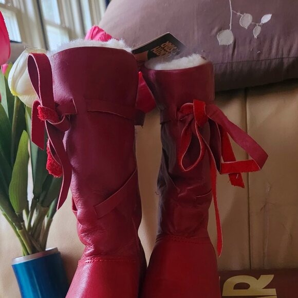 S25 New Red Leather heavily lined with straps crepe soles North Star Sz 6 & 7 - Picture 3 of 5